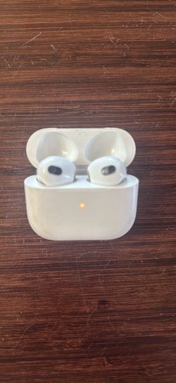 Apple Airpods Pro 2nd Generation w/ MagSafe Charging Case