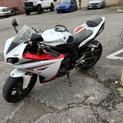 2010 Yamaha R1