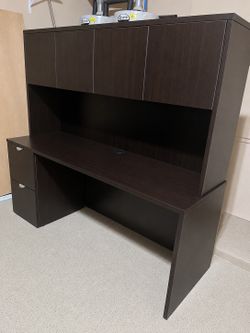 2 desks