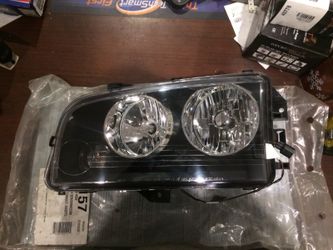 Chrysler 300 left head light
