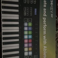 Novation Launchkey 37
