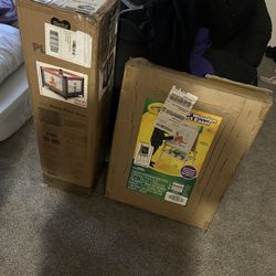 Brand New Play Pin , And A Brand New Art Easel 