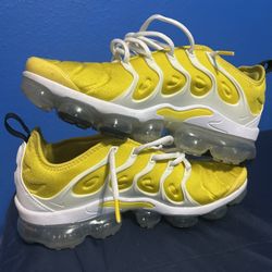 Gold/Yellow Nike air max size 8 M