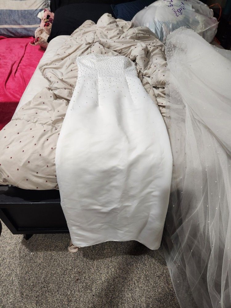 David's Bridal St. Tropez Wedding Dress Size 8