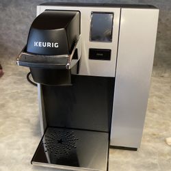 Keurig K150P With Attached Water Filter