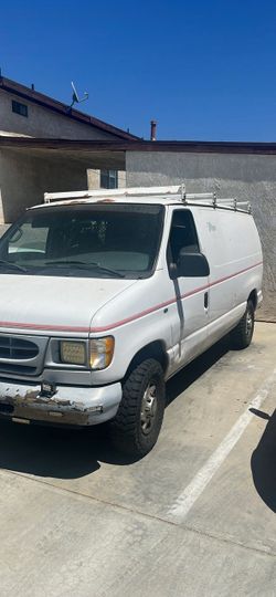 2001 Ford E-150