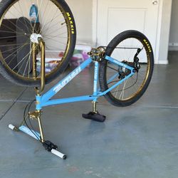 Throne Goon Runner 29”