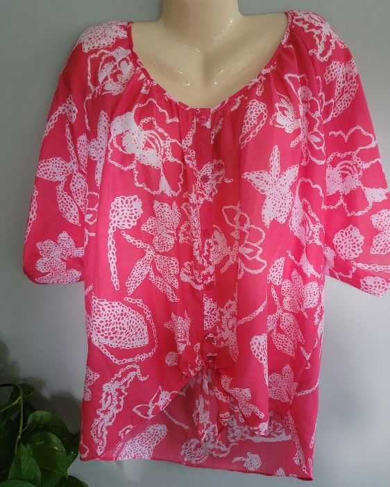 Woman's Plus Size 2X Pink White Floral Print Top Lightweight