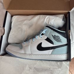 Air Jordan 1 Mid SE