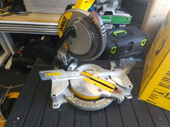 Dewalt 10" Single Bevel Compound Miter Saw