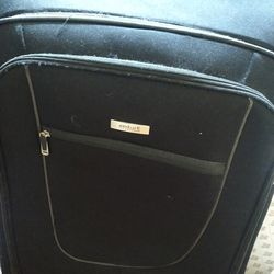 Rolling suitcase 