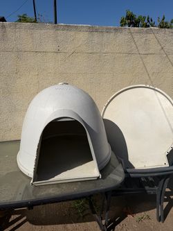 Dog house  (dogloo)