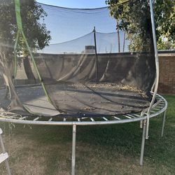 Trampoline With Ladder - Pick Up Only