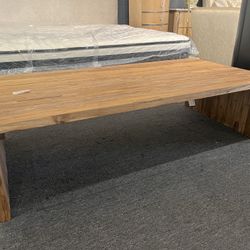 solid wood coffee table，$550