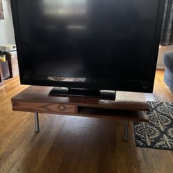 Visio 42” flat screen with Usb Roku 