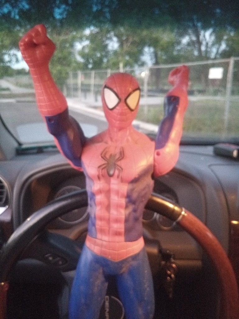 Spider-Man 31 Inch Marvel