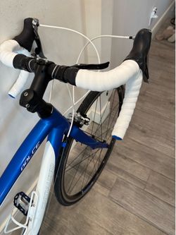 Woman’s Specialized Road Bike Alum/Carbon Ultegra Tuned Ready/Ride
