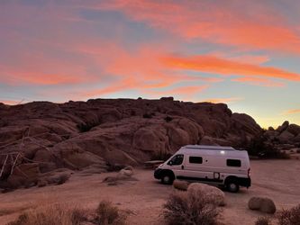 2022 Winnebago Solis 59p Clean Title