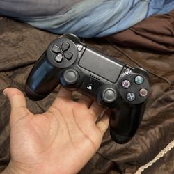 PS4 DualShock Controller 