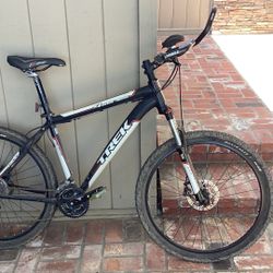 Trek - Mountian Bike  4 Series