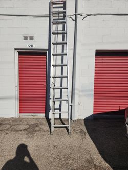 24 Ft Aluminum Ladder 125 Lbs Escalera De 24 Pies Aluminio 125 Libras