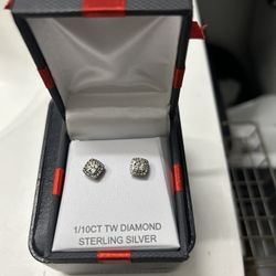 Women’s 1/10CT TW Diamond Sterling Silver Earrings (can negotiate)