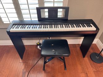 Yamaha Digital Piano P-45 + stand + bench