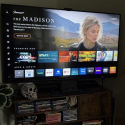 ‘65 VIZIO SMART TV  W Remote 