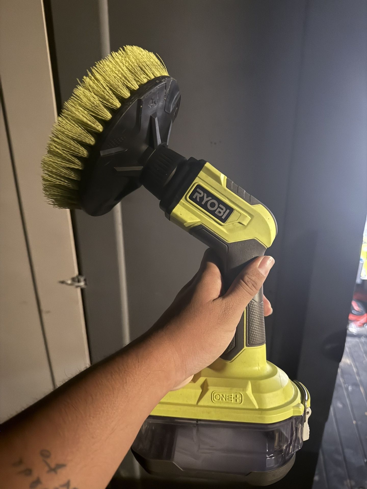 Ryobi 18v Brush Tool