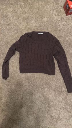 Brown small sweater