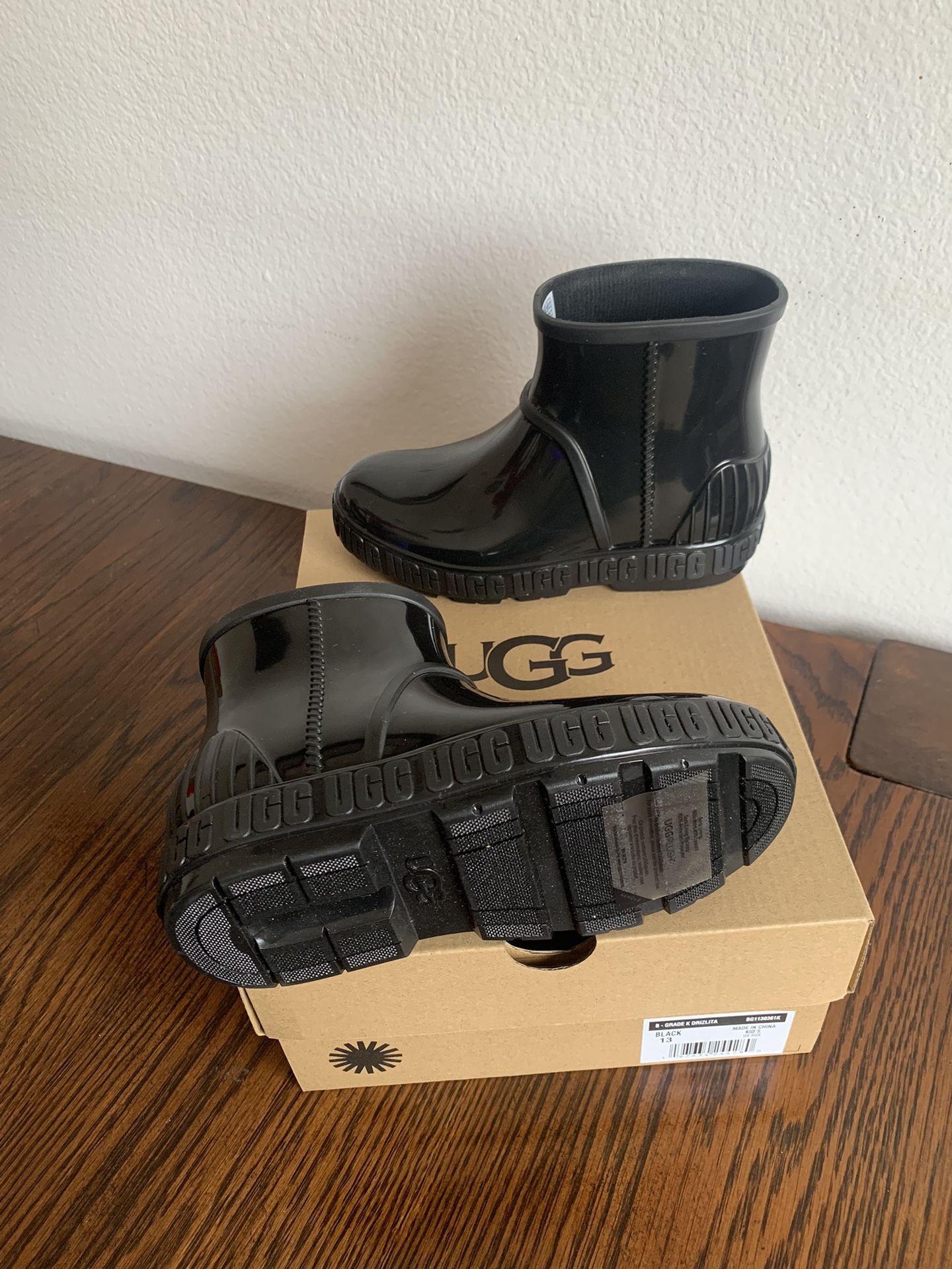 New Toddler UGG Rain Boots Size:13C