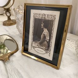 🌿 Gorgeous antique 1920’s actress card framed 