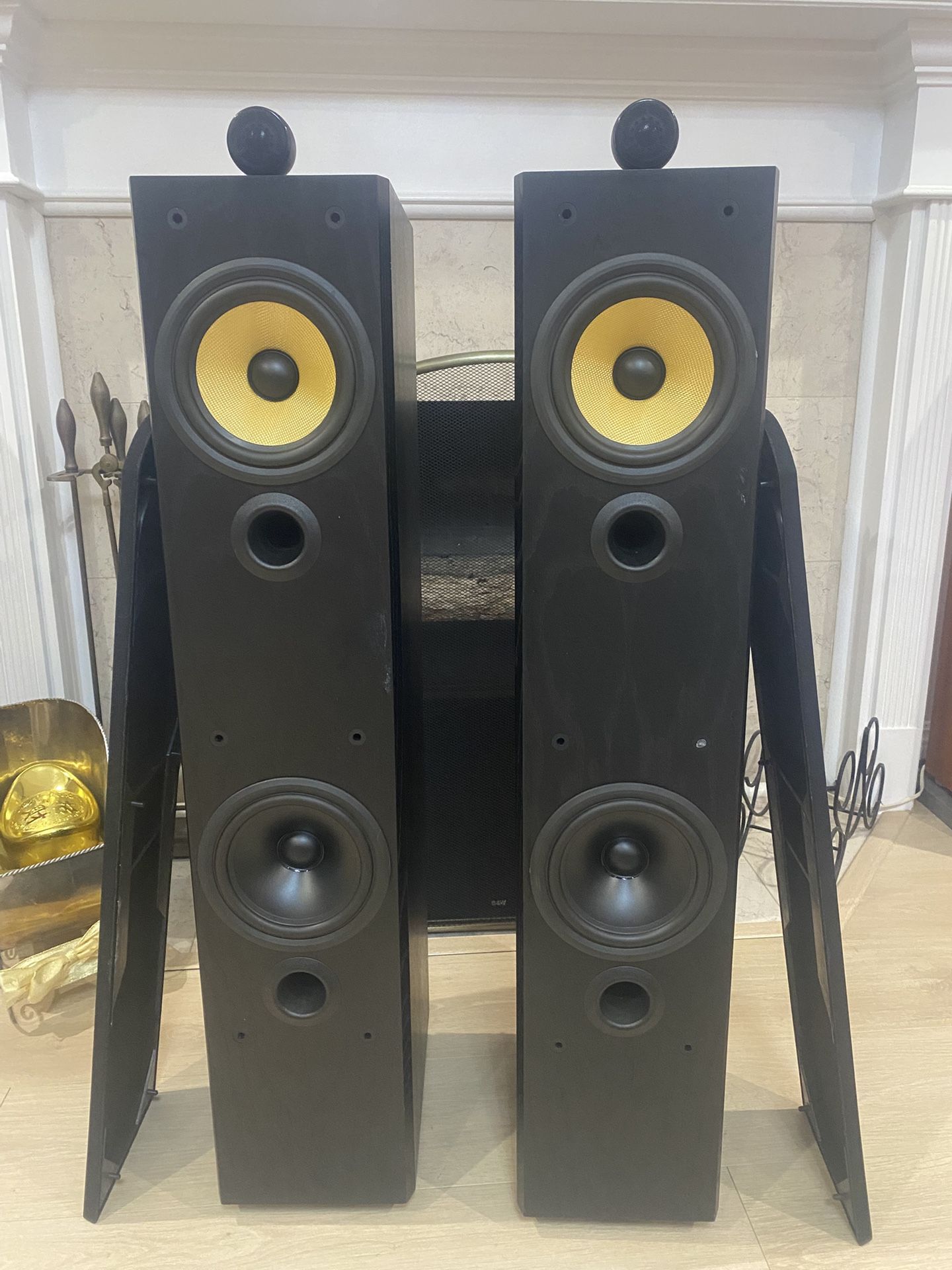 Bowers & Wilkins B&W P6 Speakers