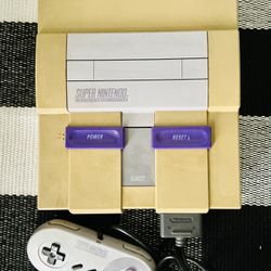 Super Nintendo SNES SNS-001 System Console With OEM Controller