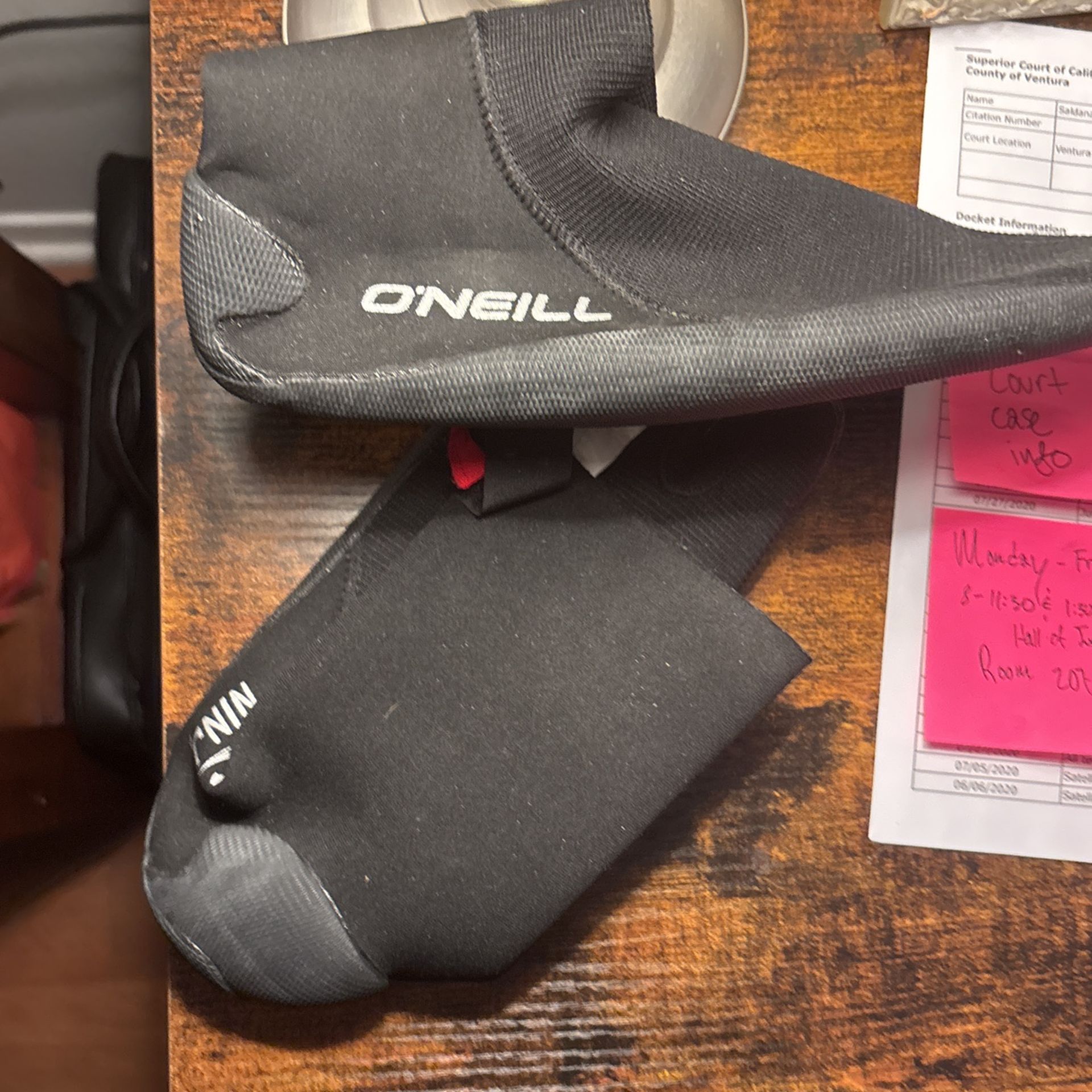 O’Neil Surf Shoes Size 11 men 3mm