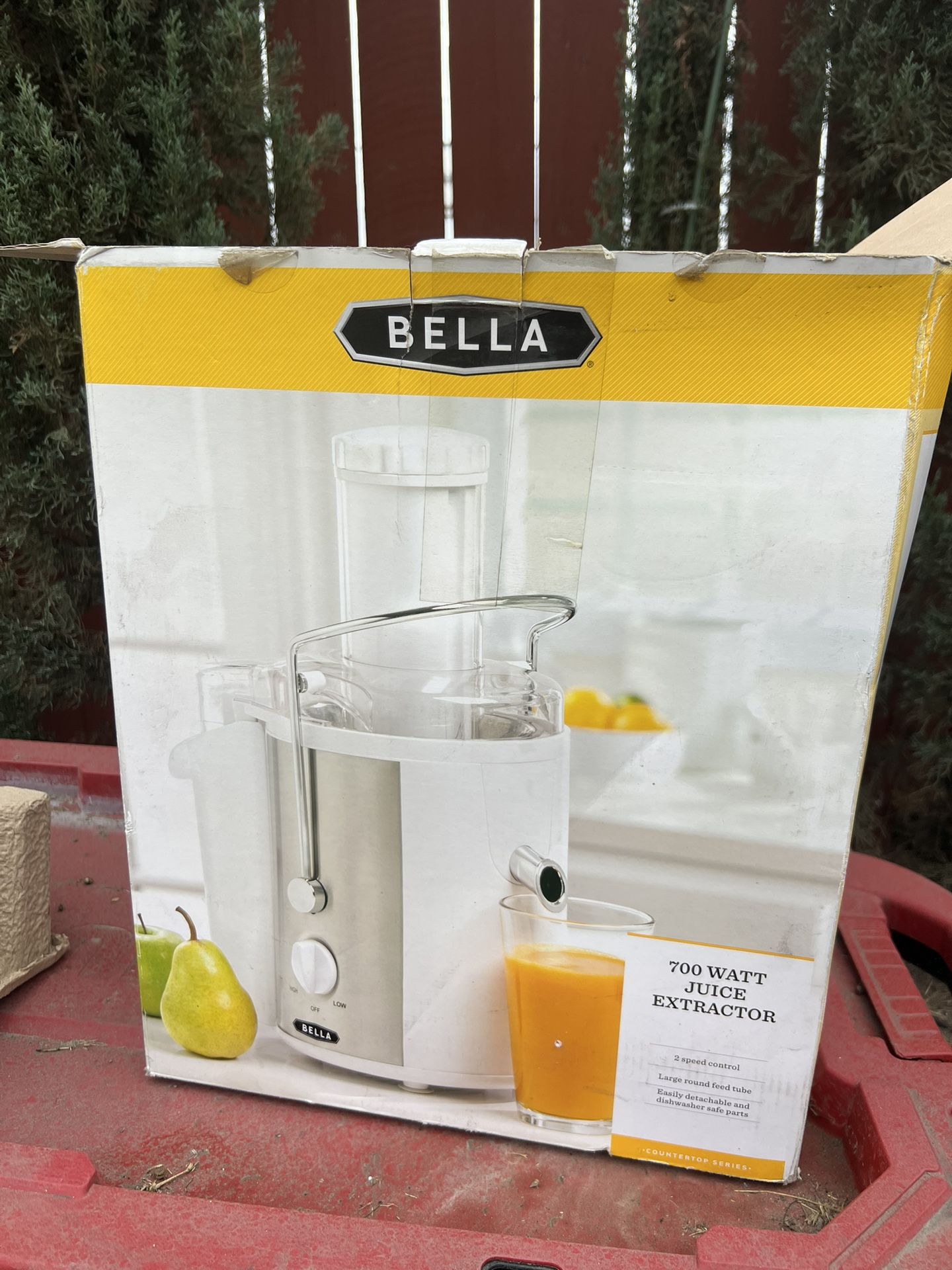 Bella White Juicer- New!!! Pick Up Only