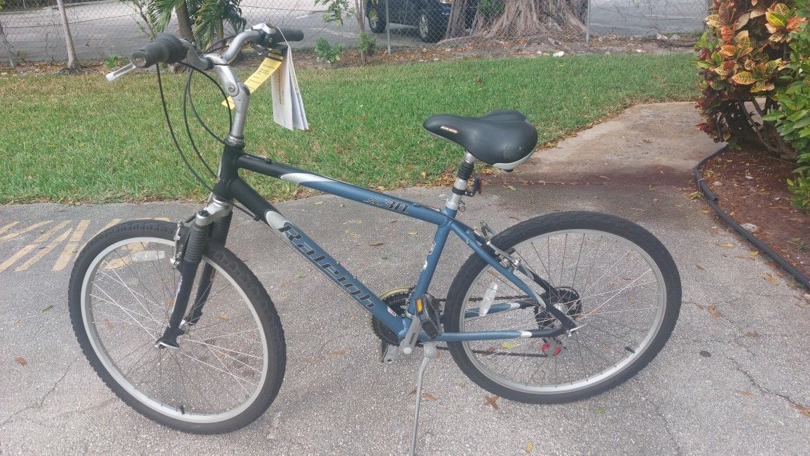 26 Inches Tires Raleigh SC30 Bicycle