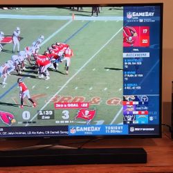 SAMSUNG 55" TV & SPEAKERS