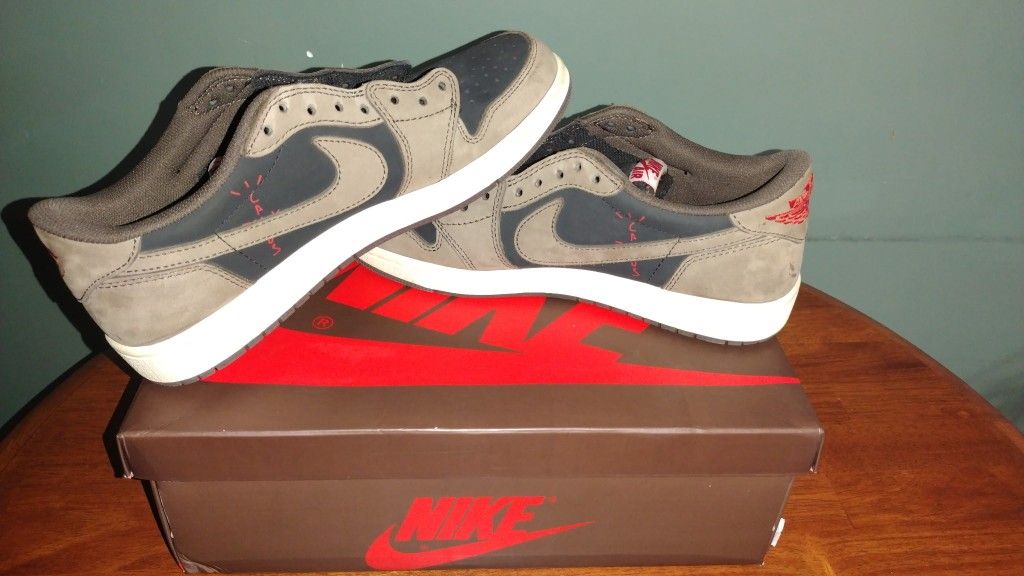Travis Scott Jordan 1 Low Men's Size 9.5