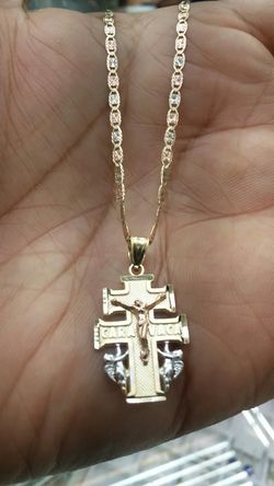 14k Gold chain 18 inch long $100 2.3 grams 14K GOLD charm 2.3 grams $100
