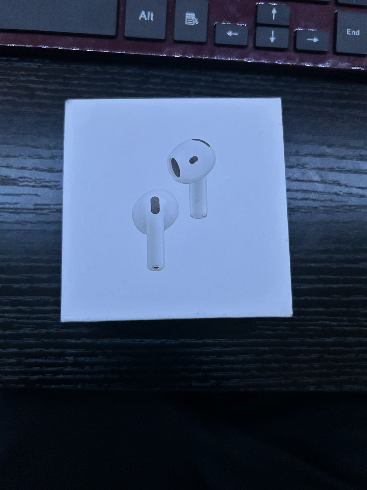 white apple gen 3 airpods pro
