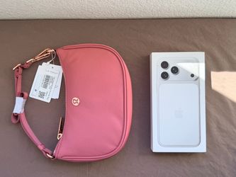 Lululemon city essentials mini shoulder bag
