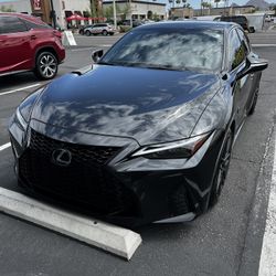 2021 Lexus IS