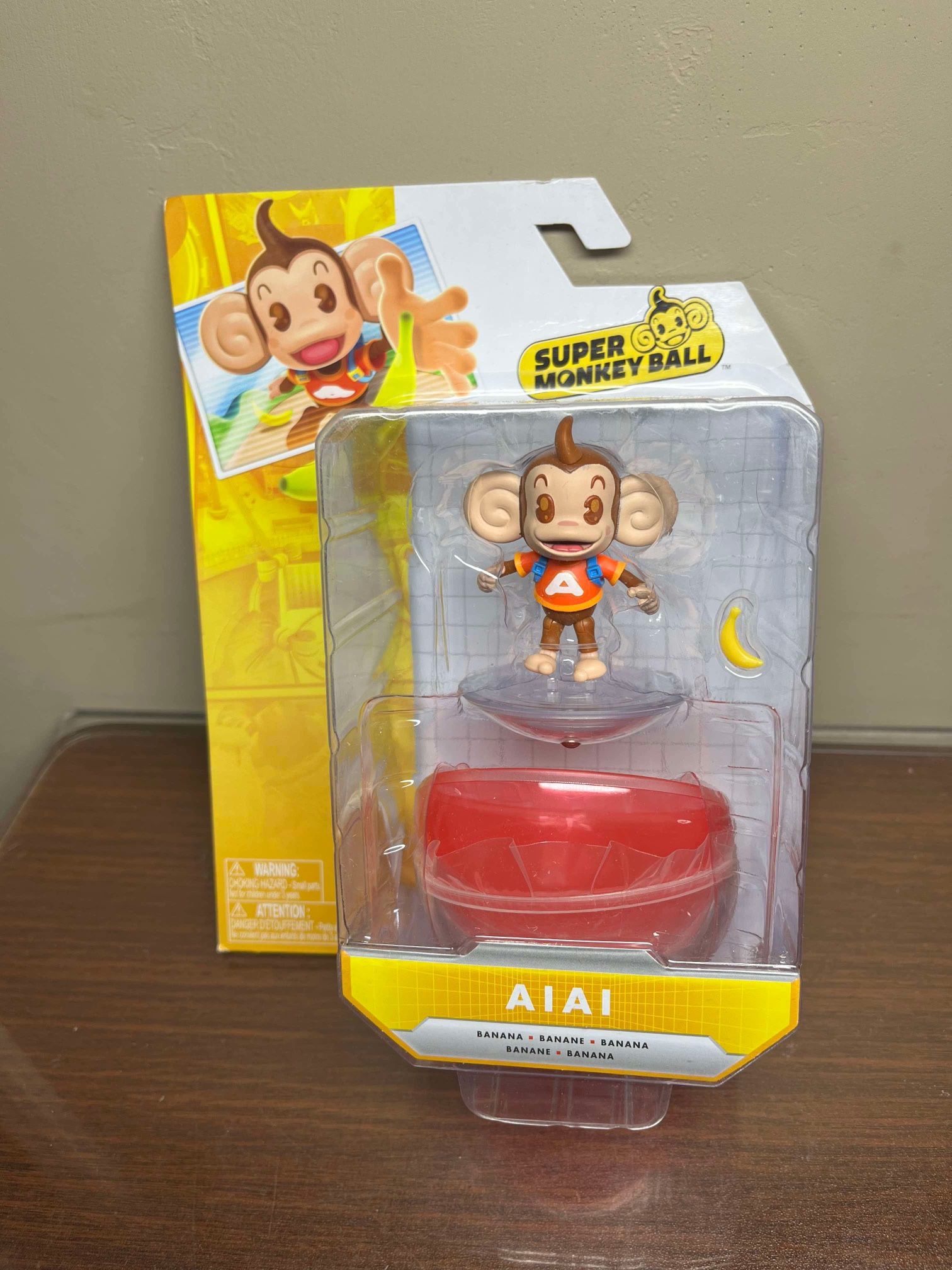 Jakks Pacific Super Monkey Ball AiAi Action Figure Brand New w/ Banana