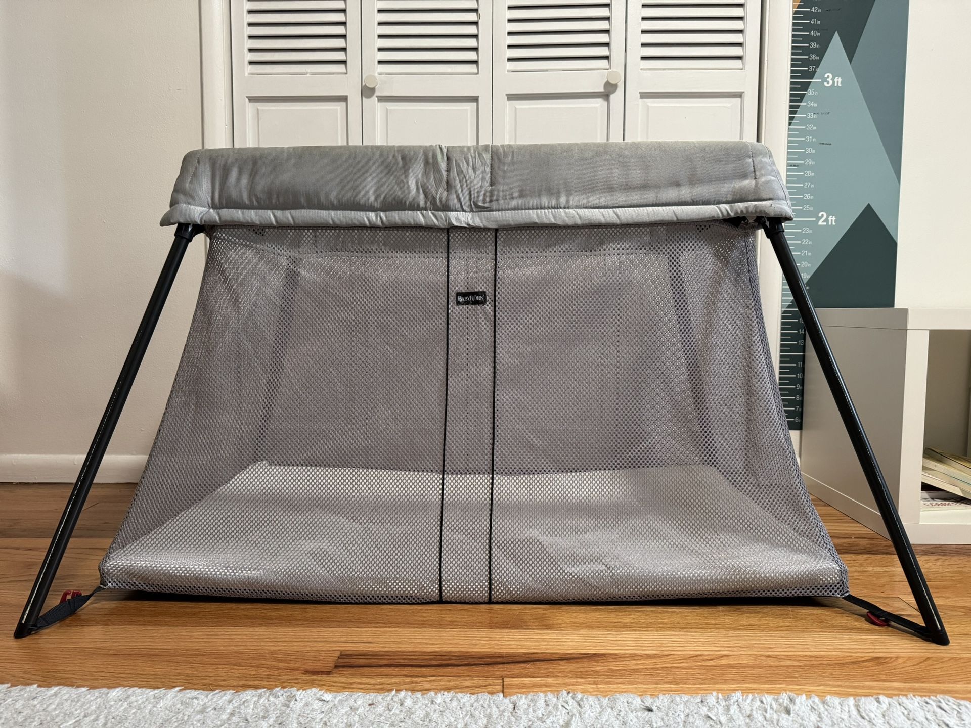 BabyBjorn Travel Crib Light