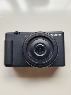 Sony ZV-1F Vlog Camera with 4K Video .