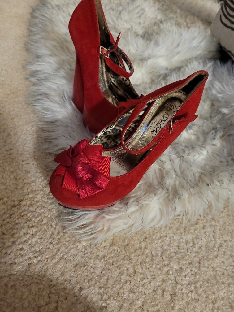 Red Platforms Size 9.5