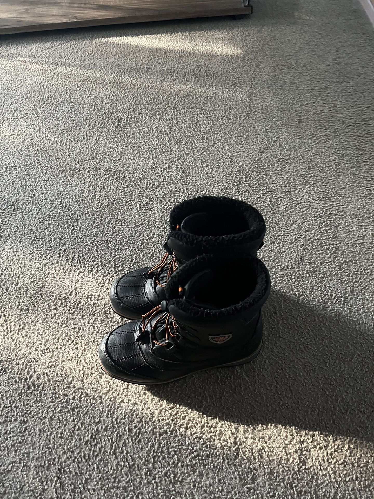 Excellent Condition Size 5 Hiking Boots