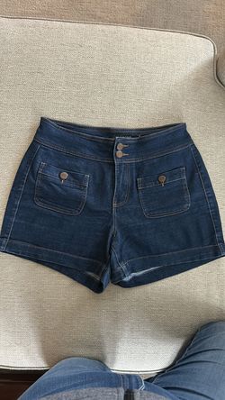 Women shorts $3 size 6