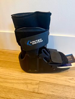 United Ortho Short Cam Walker Boot (S/M)